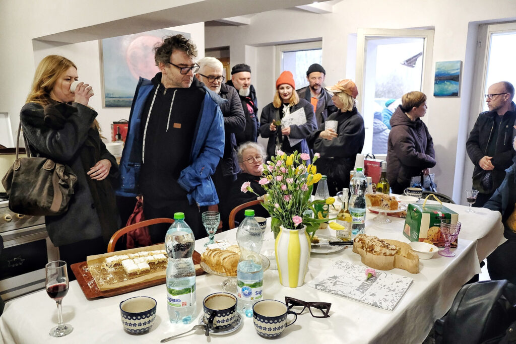 Stół gościnny w Galerii Pastuła