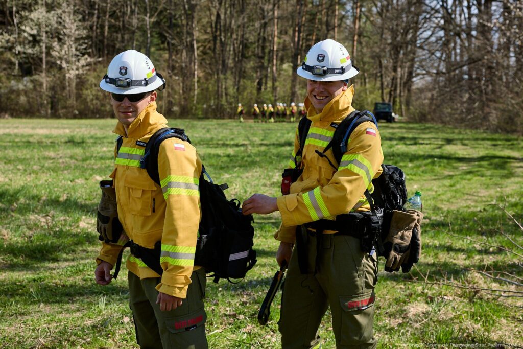 strażacy