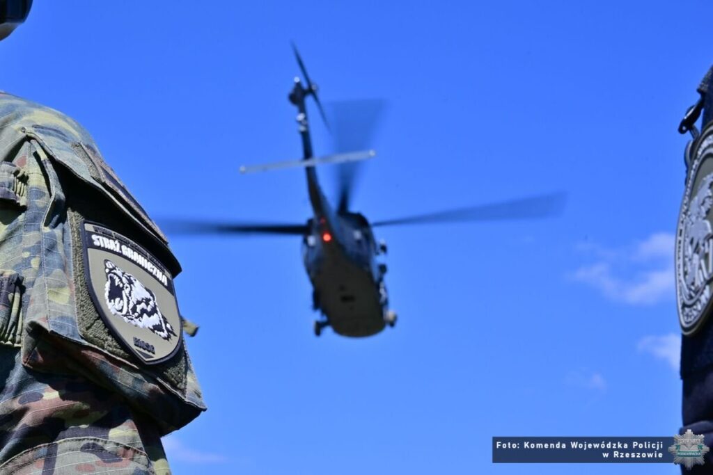 Straz graniczna i black hawk