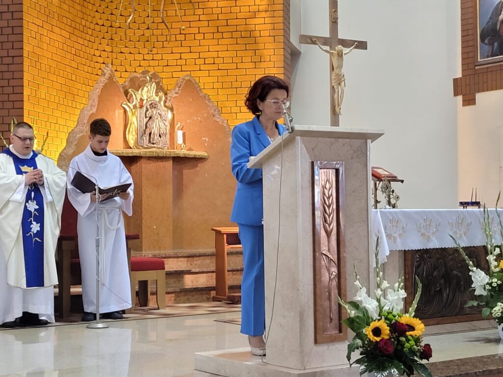 Maria Kurowska w kościele