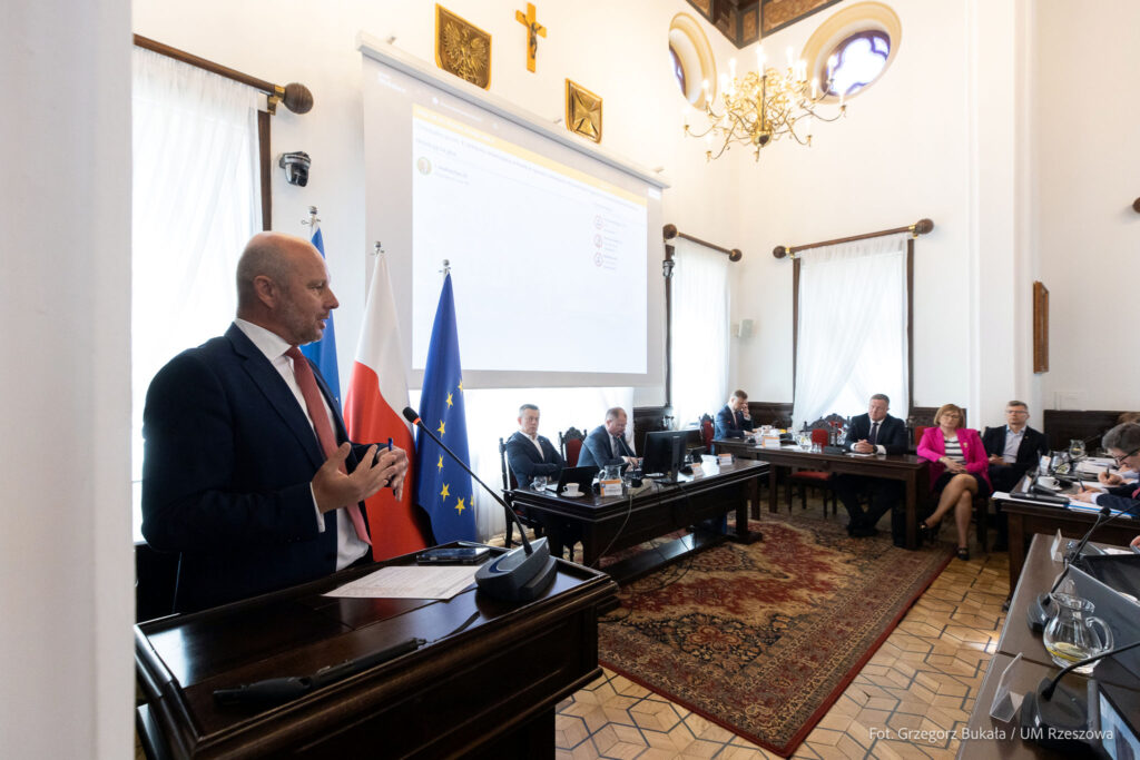 Konrad Fijołek na sesji Rady Miasta Rzeszowa