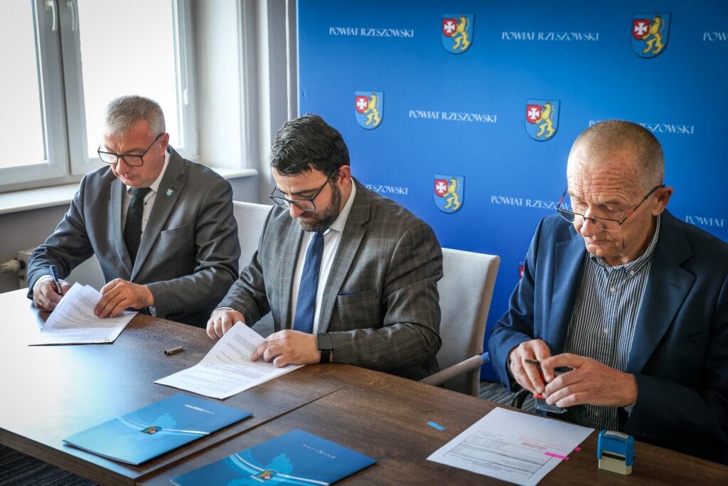 podpisane umowy na zaprojektowanie przebudowy dwóch osuwiska w powiecie rzeszowskim