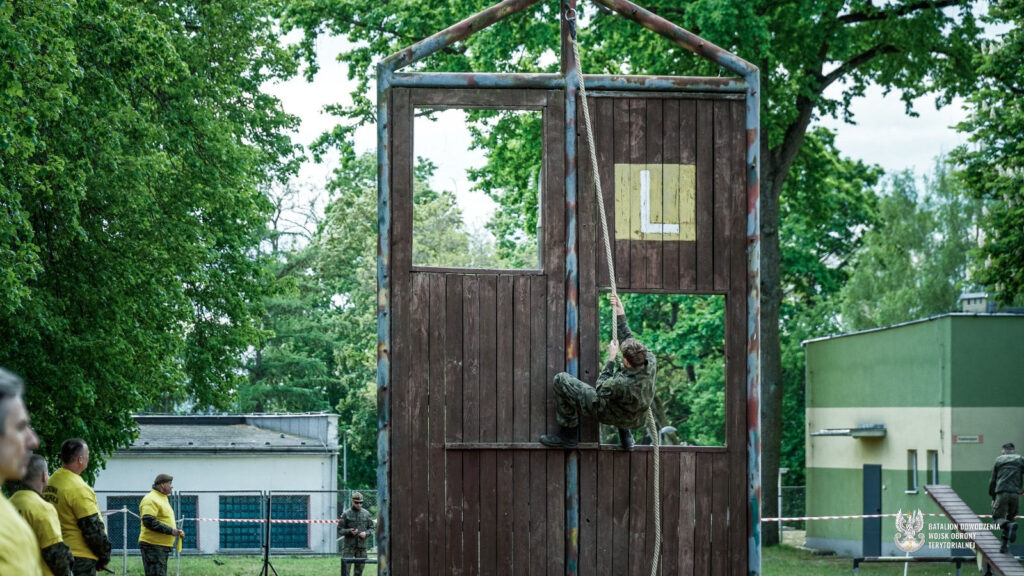 Wojskowy tor przeszkód