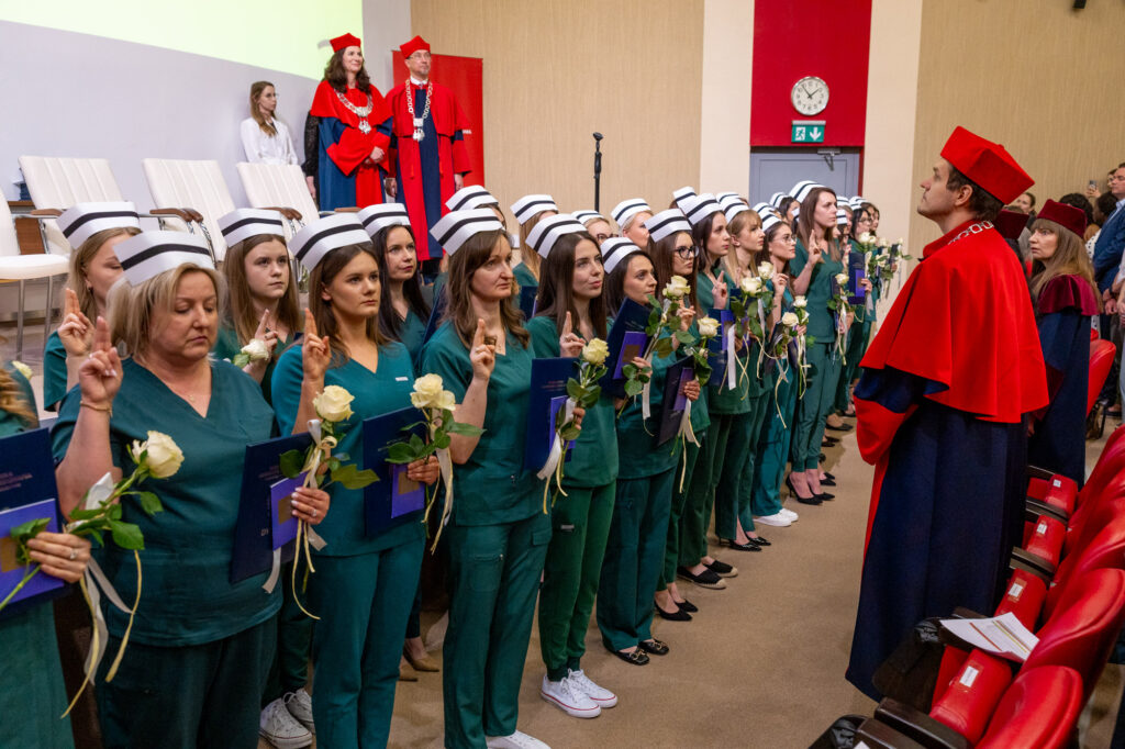 Graduacja i czepkowanie na WSIiZ