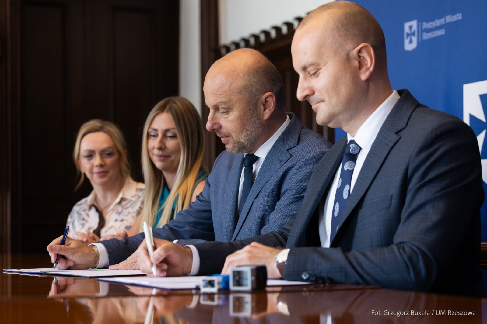 Podpisanie umowy na drogę Potokowa Wołyńska 