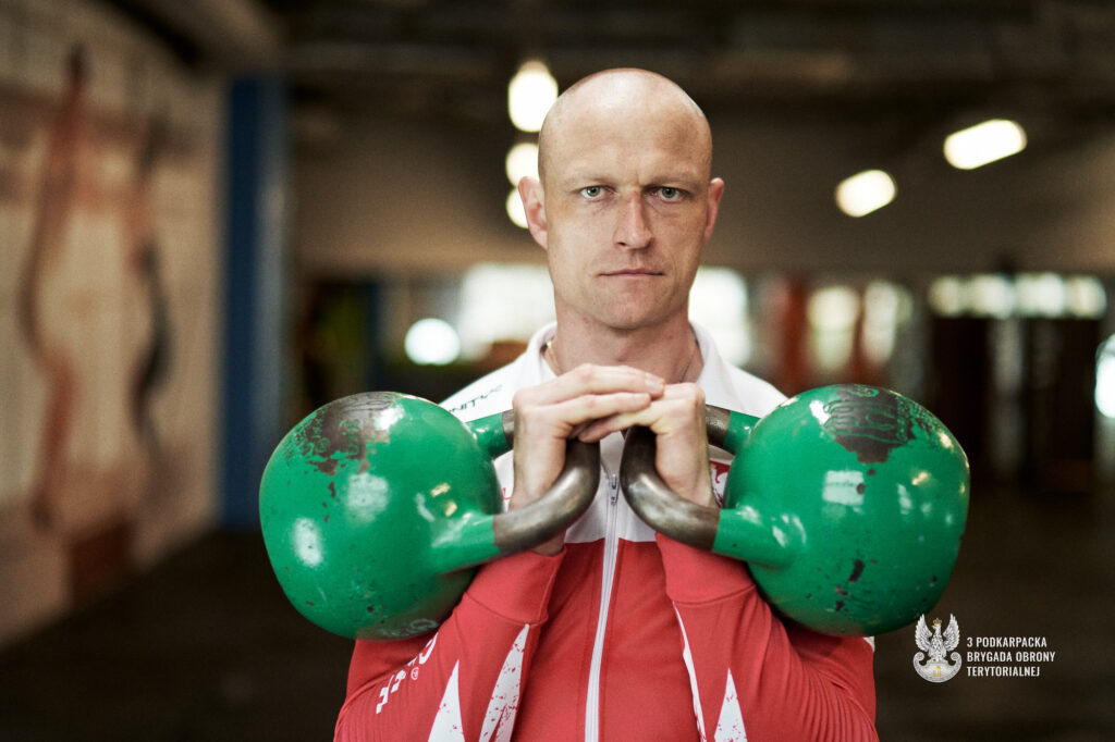 Żołnierz z Podkarpacia trzykrotnym mistrzem świata. Zdobył trzy złote medale w Kettlebell Sport
