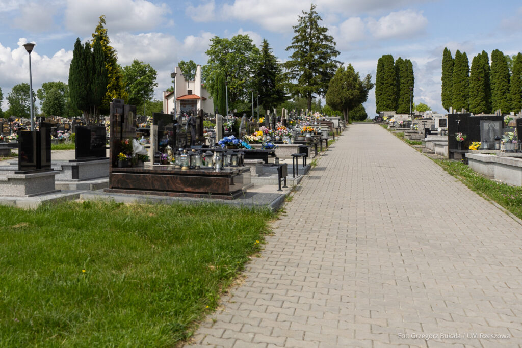 Cmentarz na osiedlu Zwięczyca