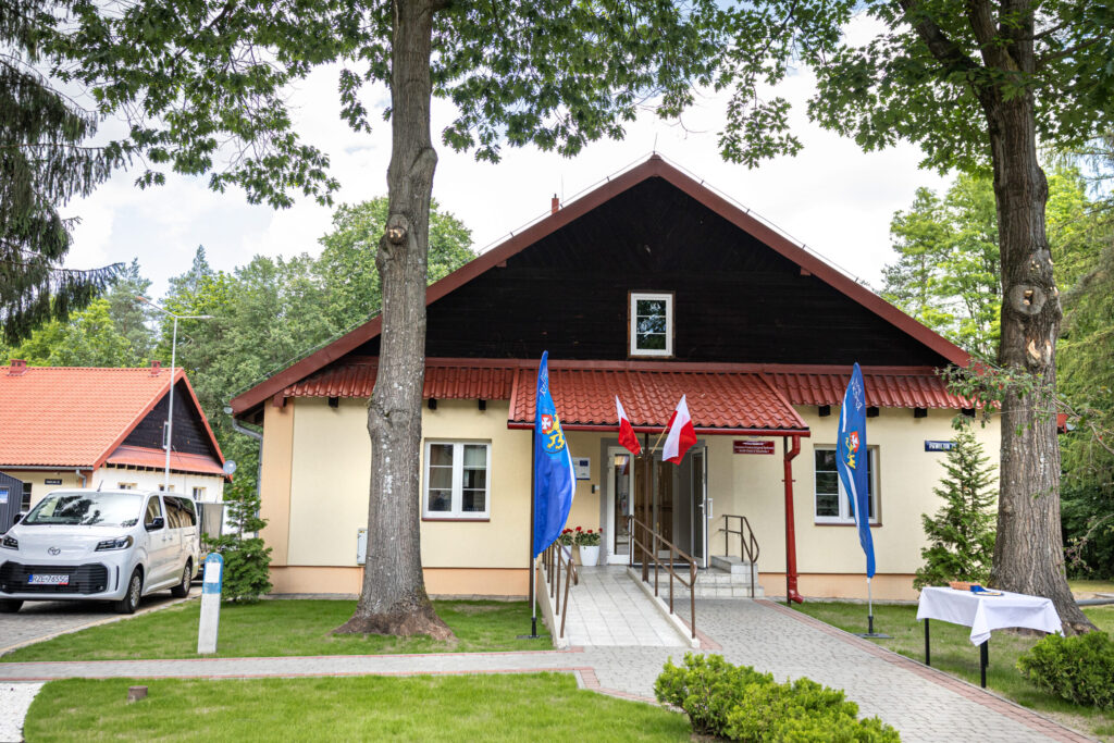 wyremontowany budynek w Górnie