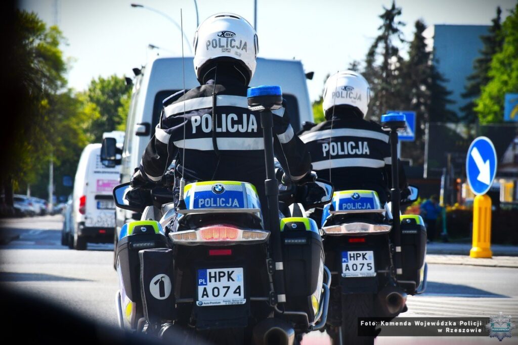 Policyjny patrol na motocyklach
