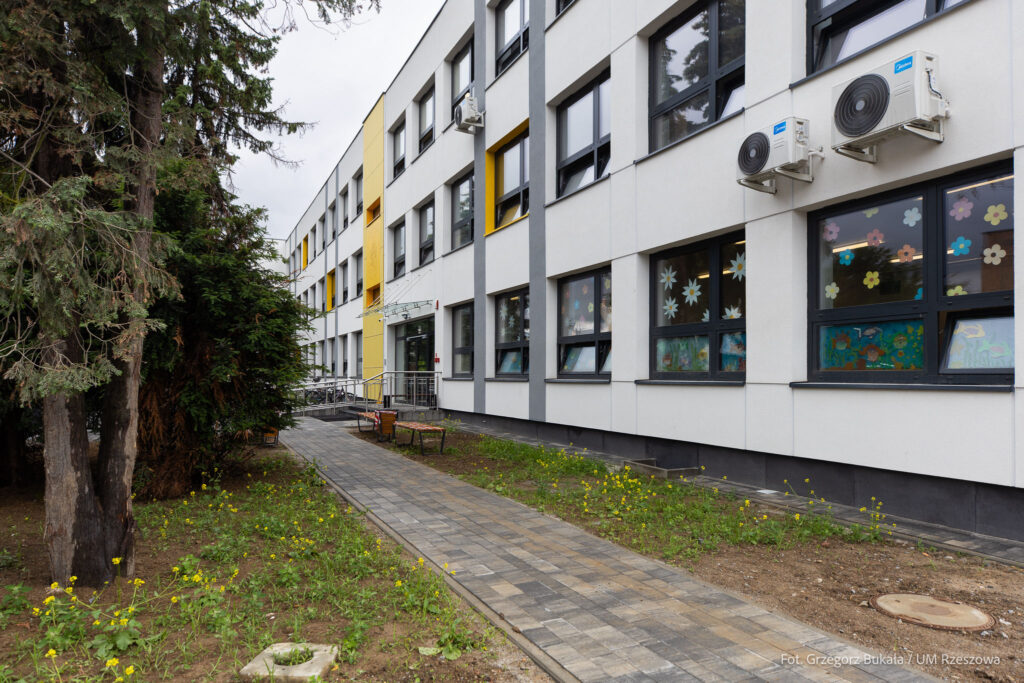 SP nr 21 na os, Mieszka I w Rzeszowie