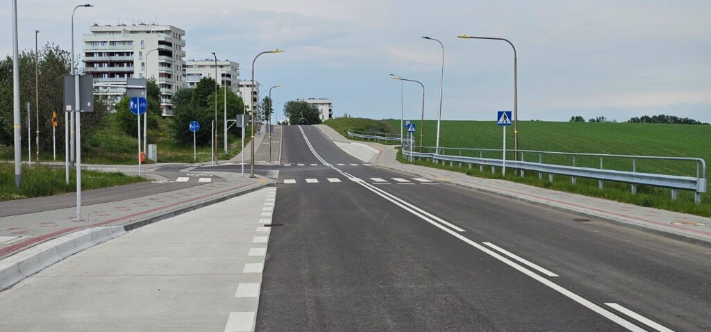 ul. Wołyńska po modernizacji i połączeniu z ul. Wyspiańskiego
