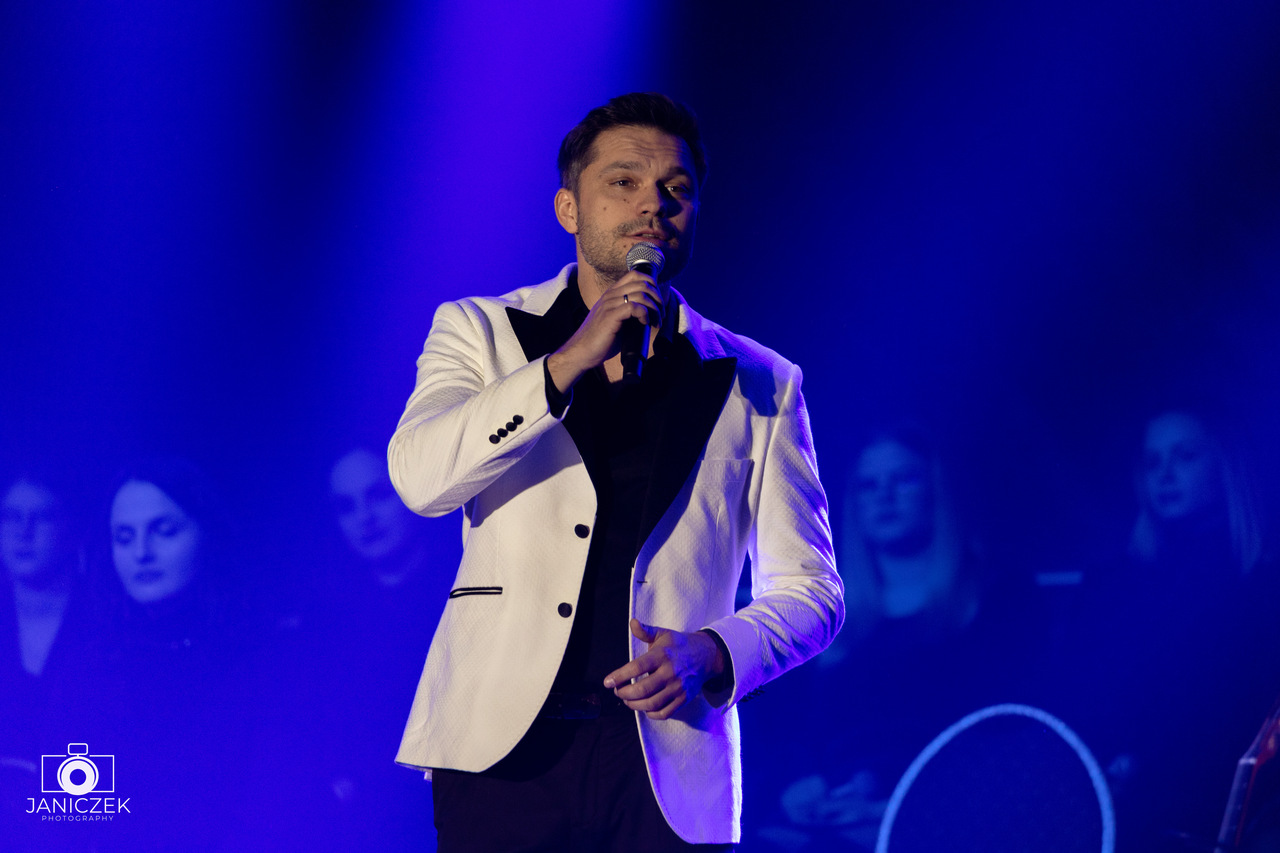 Marcin Jajkiewicz zaśpiewa Połomskiego