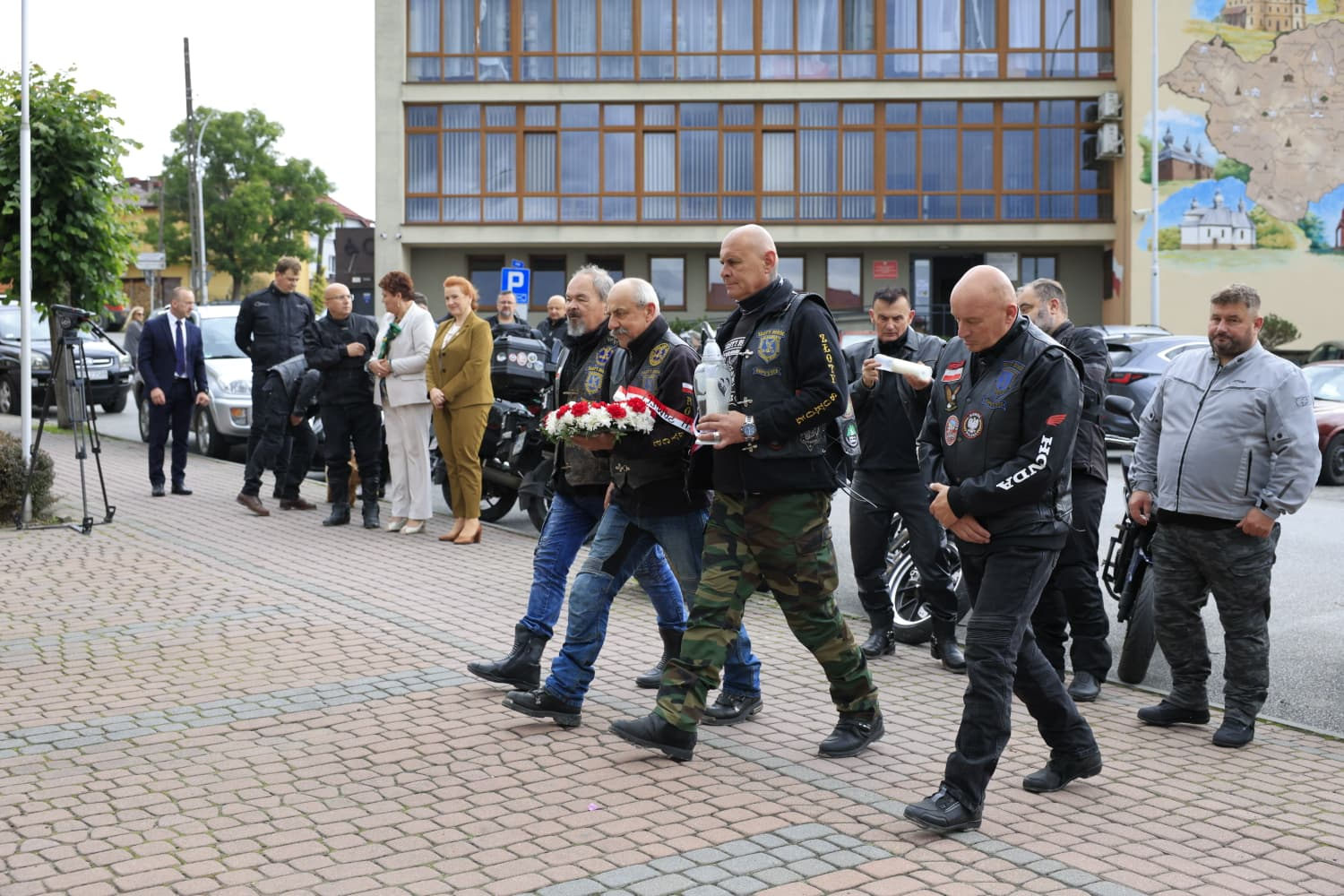 Motocyklisci upamiętnili Ofiary Birczy
