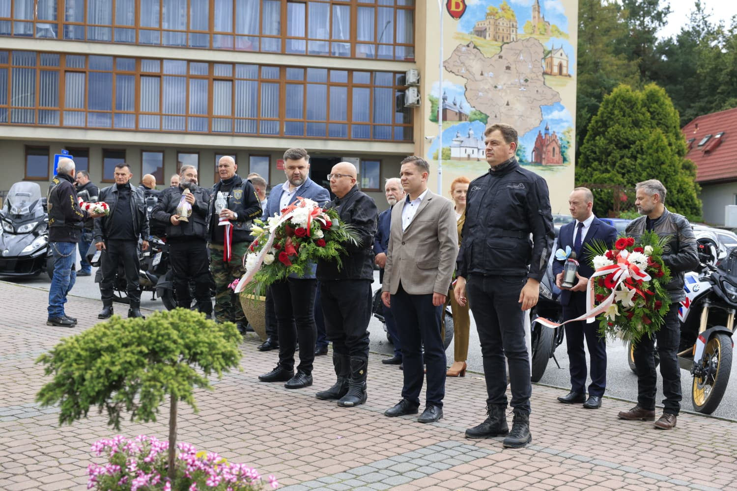 Adam Dziedzic, hołd ofiarom Birczy