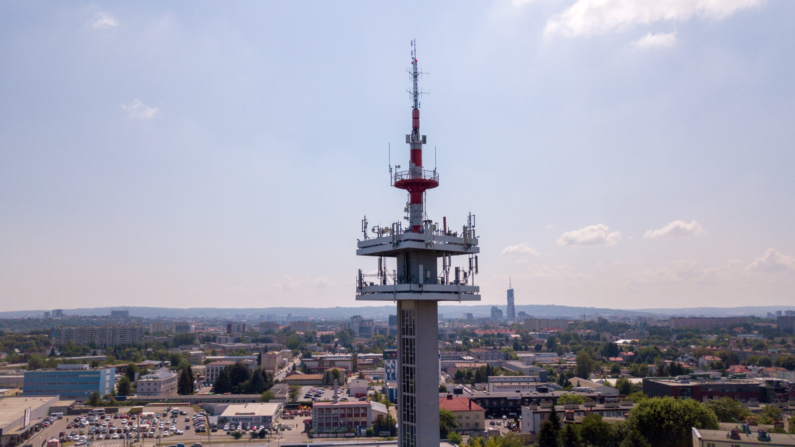 Wieża telewizyjna na Baranówce widok z drona