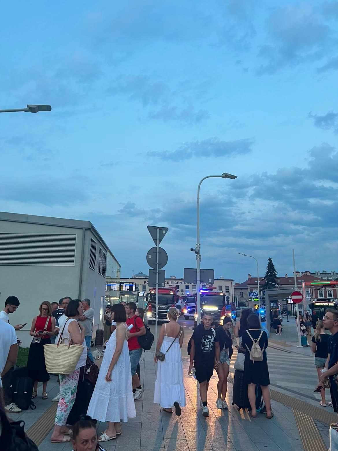 pozostawiona walizka na dworcu Rzeszów Główny