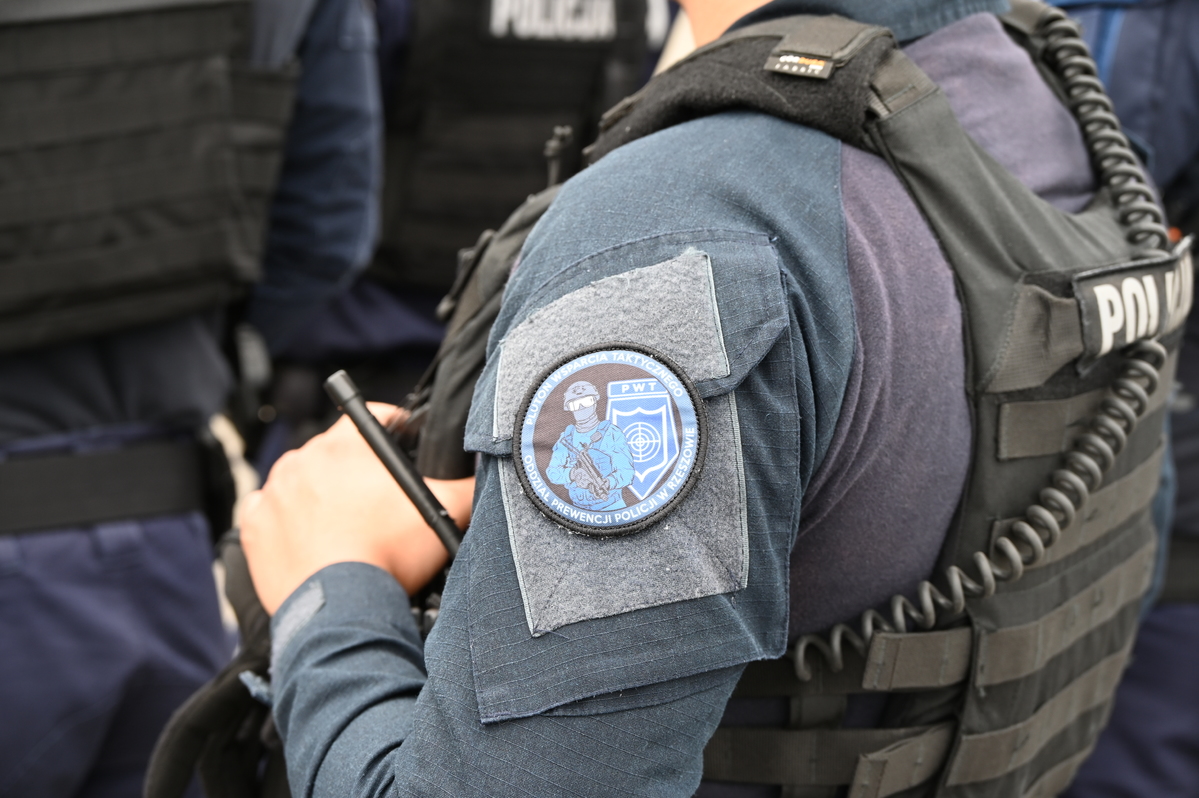 policjant z wydziału prewencji