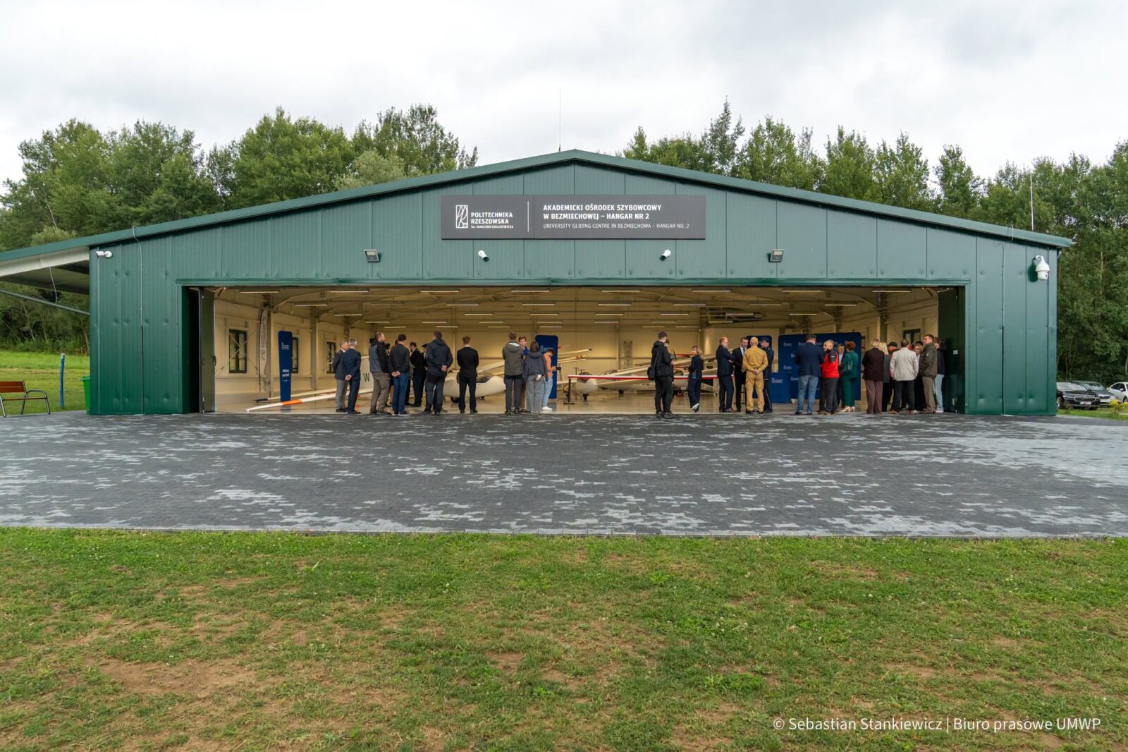 Nowy hangar szybowcowy