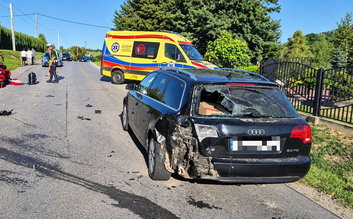 audi i karetka pogotowia